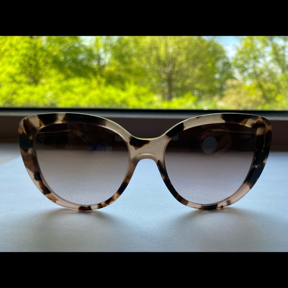 COACH women’s sunglasses - BRAND NEW - Picture 1 of 7